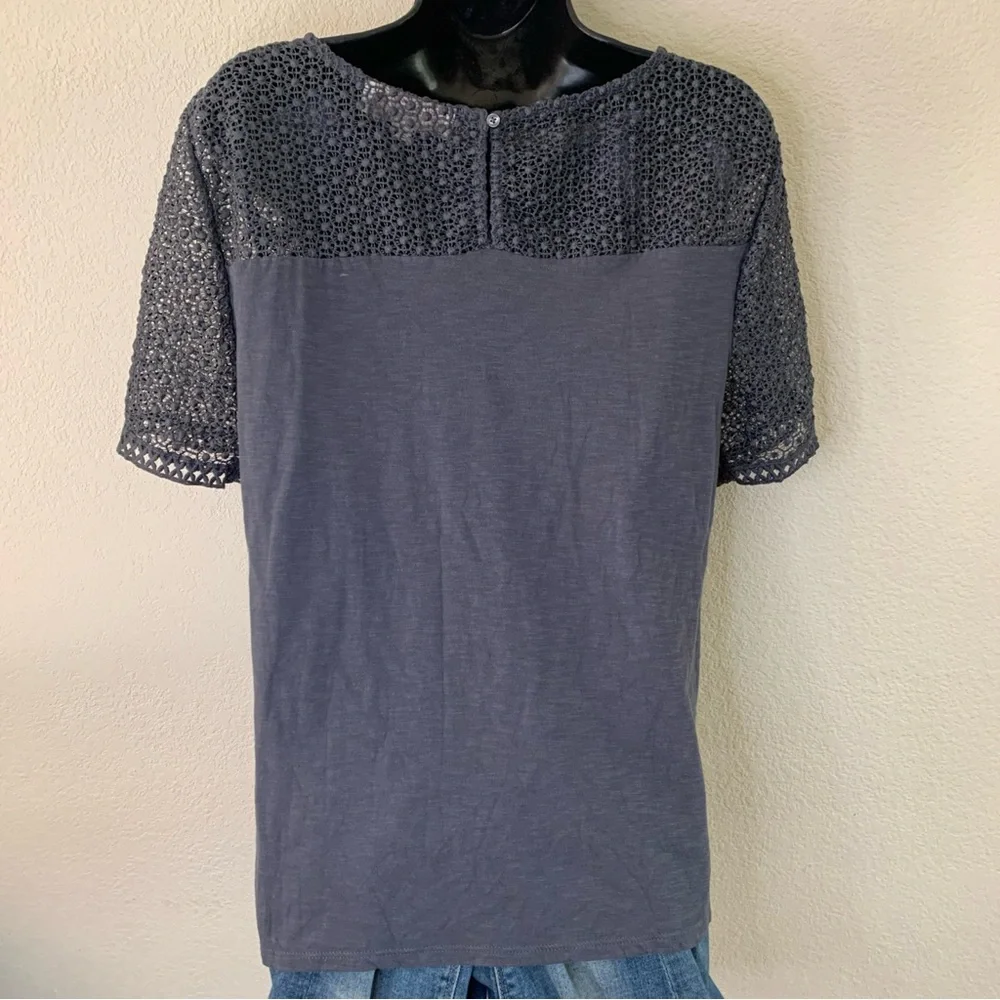 Ann Taylor LOFT Top Size M 100% cotton Grey Fringe Lace Yoke Tee Coquette Preppy
